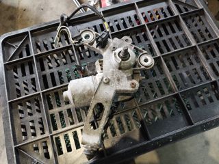 bontott FORD FOCUS III Jobb első Ablaktörlő Motor