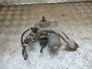 bontott FORD FOCUS III Jobb első Ablaktörlő Motor