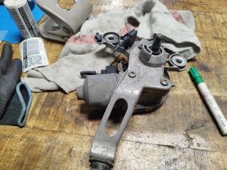 bontott FORD FOCUS III Jobb első Ablaktörlő Motor