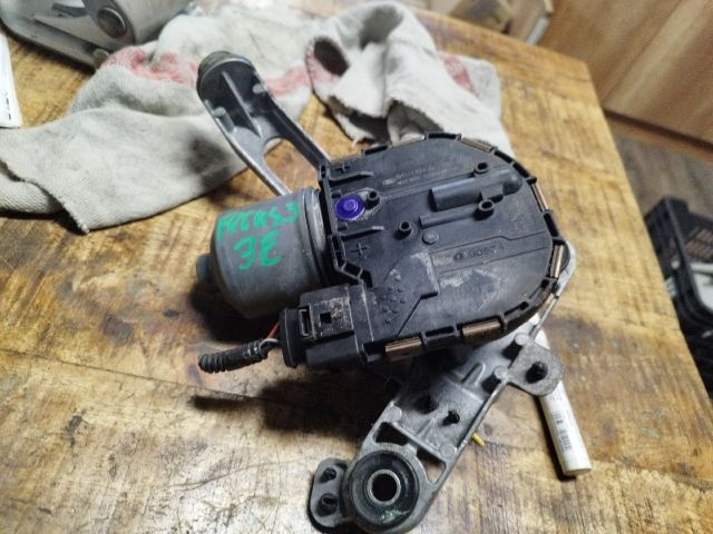 bontott FORD FOCUS III Jobb első Ablaktörlő Motor