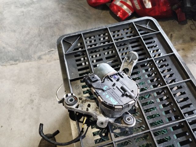 bontott FORD FOCUS III Jobb első Ablaktörlő Motor