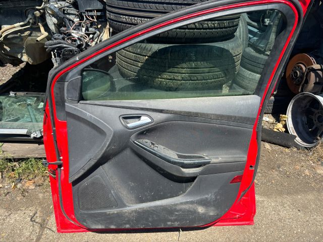 bontott FORD FOCUS III Jobb első Ajtó (Részeivel)