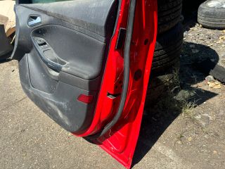 bontott FORD FOCUS III Jobb első Ajtó (Részeivel)