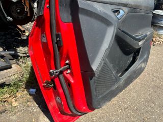 bontott FORD FOCUS III Jobb első Ajtó (Részeivel)