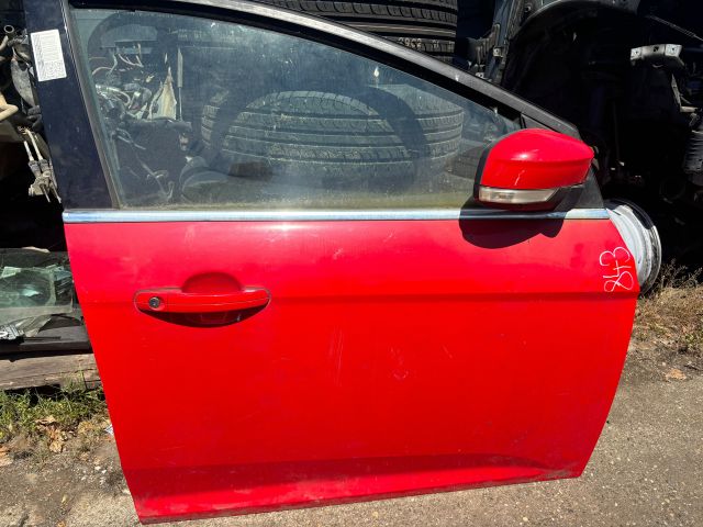 bontott FORD FOCUS III Jobb első Ajtó (Részeivel)