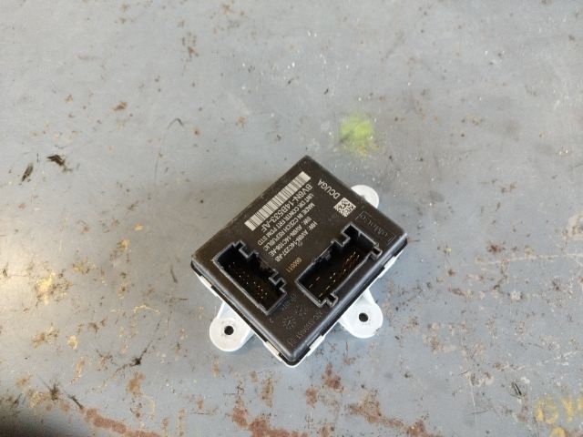 bontott FORD FOCUS III Jobb első Ajtó Vezérlőegység