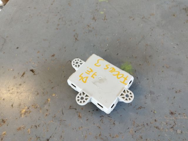 bontott FORD FOCUS III Jobb első Ajtó Vezérlőegység