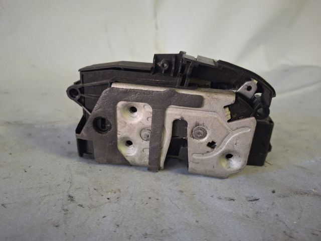 bontott FORD FOCUS III Jobb első Ajtózár