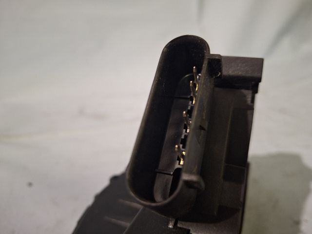 bontott FORD FOCUS III Jobb első Ajtózár