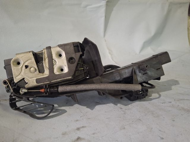 bontott FORD FOCUS III Jobb első Ajtózár