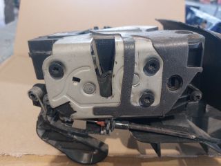 bontott FORD FOCUS III Jobb első Ajtózár