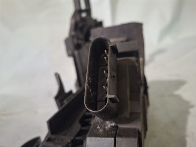 bontott FORD FOCUS III Jobb első Ajtózár