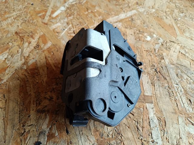 bontott FORD FOCUS III Jobb első Ajtózár