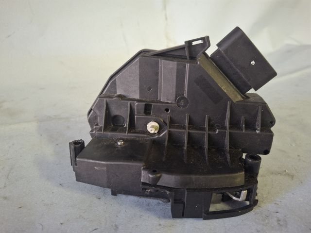 bontott FORD FOCUS III Jobb első Ajtózár