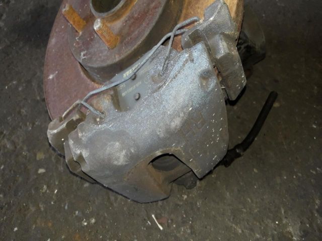 bontott FORD FOCUS III Jobb első Csonkállvány Kerékaggyal