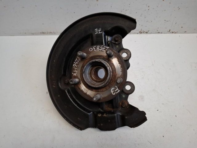 bontott FORD FOCUS III Jobb első Csonkállvány Kerékaggyal