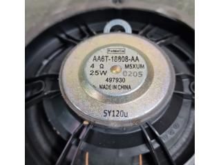 bontott FORD FOCUS III Jobb első Hangszóró