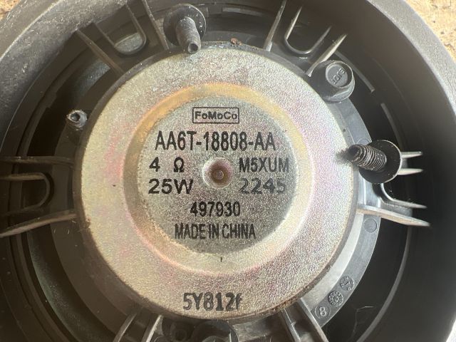 bontott FORD FOCUS III Jobb első Hangszóró