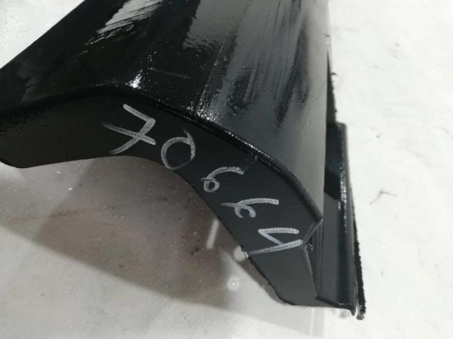 bontott FORD FOCUS III Jobb első Küszöb Díszléc