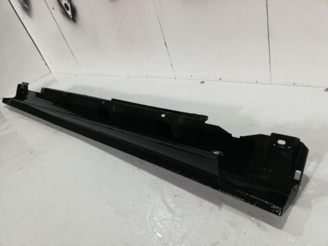 bontott FORD FOCUS III Jobb első Küszöb Díszléc