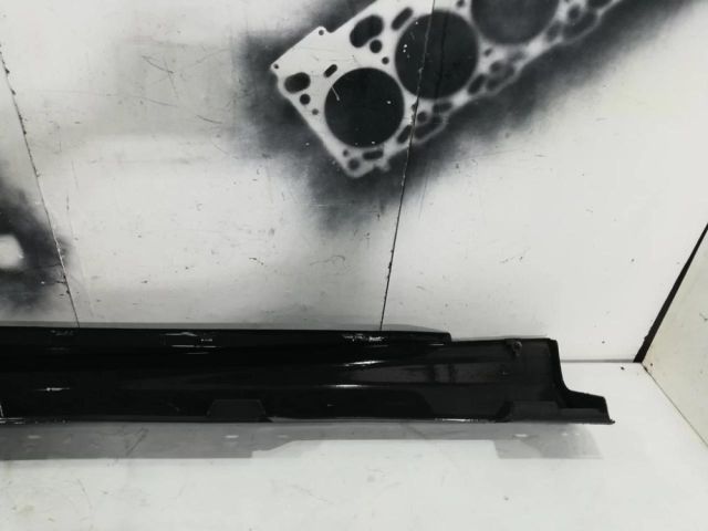 bontott FORD FOCUS III Jobb első Küszöb Díszléc