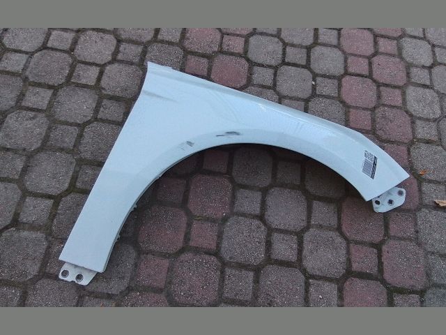 bontott FORD FOCUS III Jobb első Sárvédő