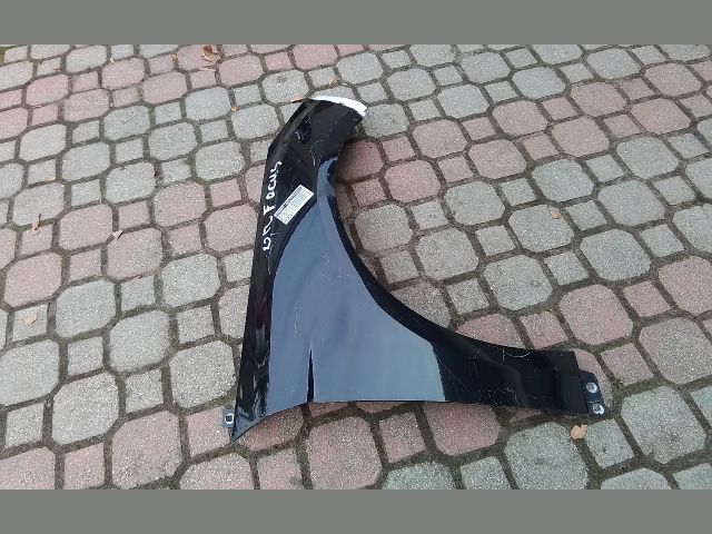 bontott FORD FOCUS III Jobb első Sárvédő