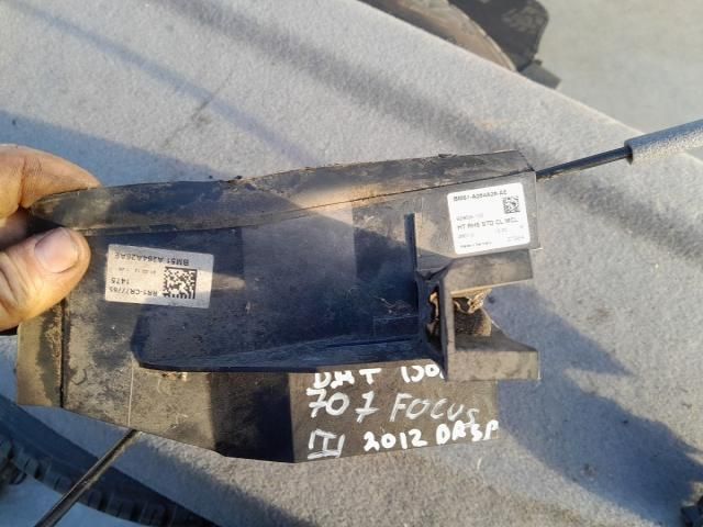 bontott FORD FOCUS III Jobb első Zsanér