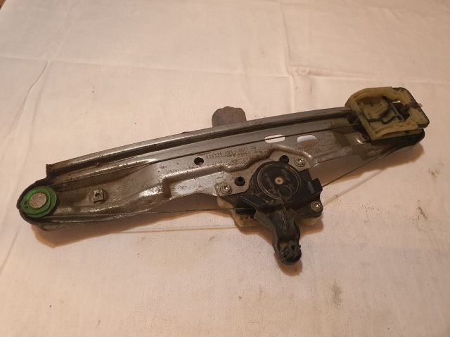 bontott FORD FOCUS III Jobb hátsó Ablakemelő Szerkezet (Elektromos)