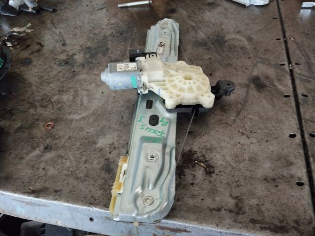 bontott FORD FOCUS III Jobb hátsó Ablakemelő Szerkezet (Elektromos)