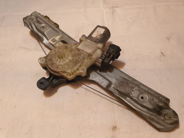 bontott FORD FOCUS III Jobb hátsó Ablakemelő Szerkezet (Elektromos)