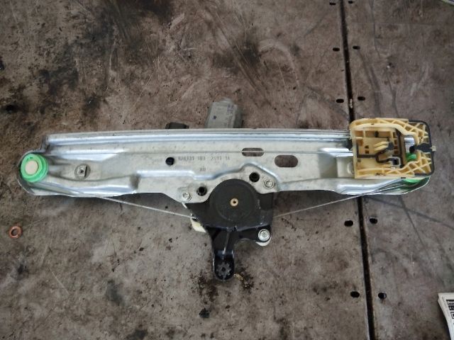 bontott FORD FOCUS III Jobb hátsó Ablakemelő Szerkezet (Elektromos)