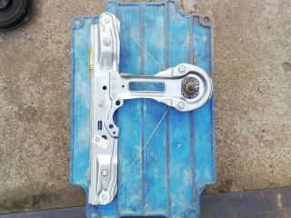 bontott FORD FOCUS III Jobb hátsó Ablakemelő Szerkezet (Mechanikus)