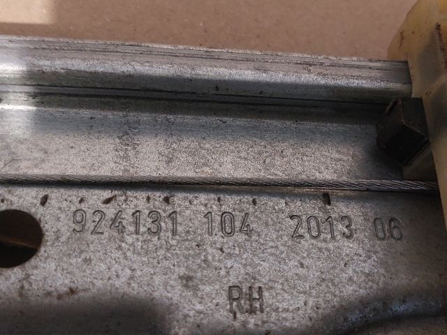 bontott FORD FOCUS III Jobb hátsó Ablakemelő Szerkezet (Mechanikus)