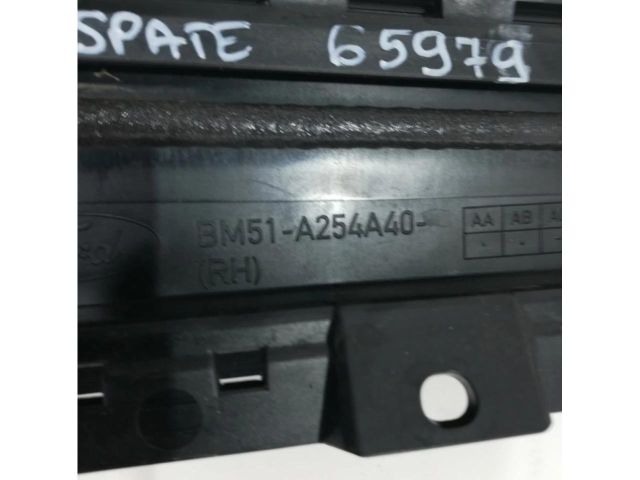 bontott FORD FOCUS III Jobb hátsó Ajtó Díszléc