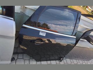 bontott FORD FOCUS III Jobb hátsó Ajtó (Részeivel)