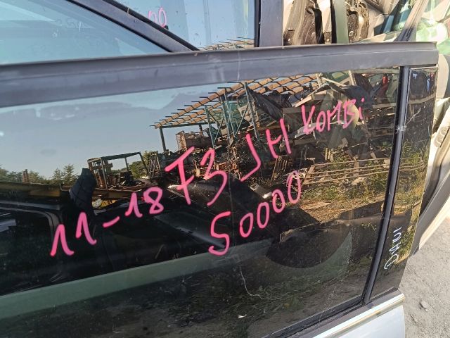 bontott FORD FOCUS III Jobb hátsó Ajtó (Részeivel)