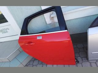 bontott FORD FOCUS III Jobb hátsó Ajtó (Részeivel)