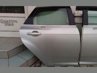 bontott FORD FOCUS III Jobb hátsó Ajtó (Részeivel)