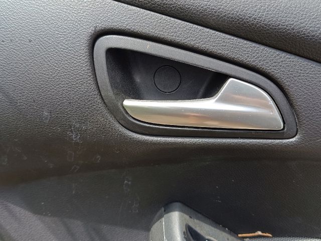 bontott FORD FOCUS III Jobb hátsó Ajtó (Részeivel)