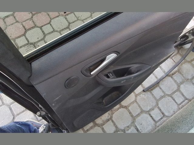 bontott FORD FOCUS III Jobb hátsó Ajtó (Részeivel)