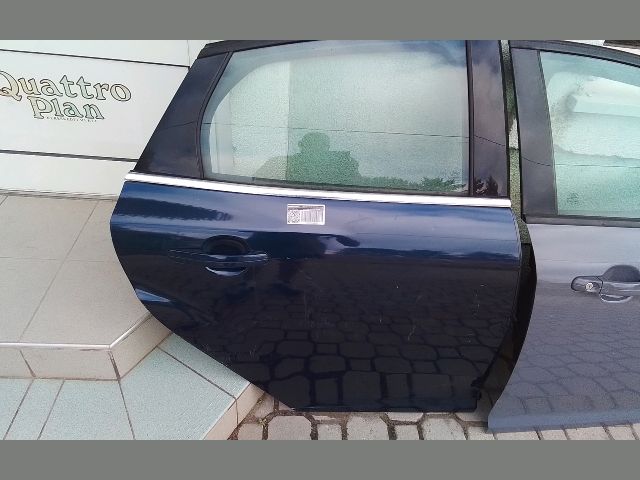 bontott FORD FOCUS III Jobb hátsó Ajtó (Részeivel)