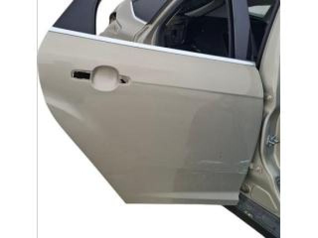 bontott FORD FOCUS III Jobb hátsó Ajtó (Üres lemez)