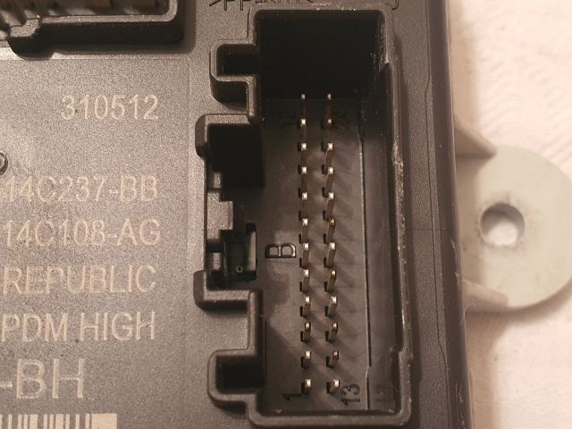 bontott FORD FOCUS III Jobb hátsó Ajtó Vezérlőegység