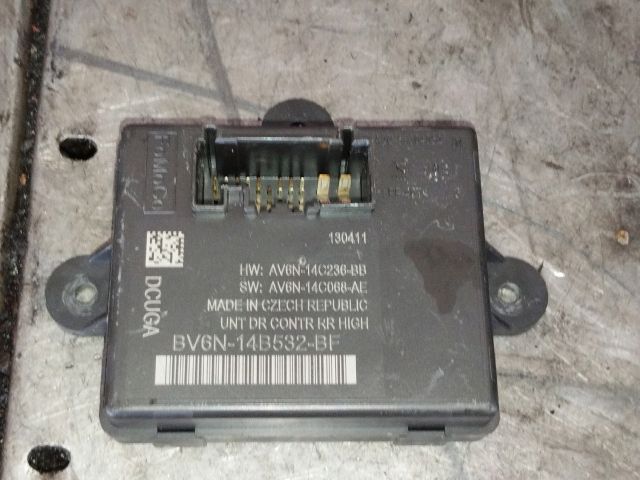 bontott FORD FOCUS III Jobb hátsó Ajtó Vezérlőegység