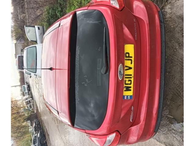 bontott FORD FOCUS III Jobb hátsó Ajtóhatároló