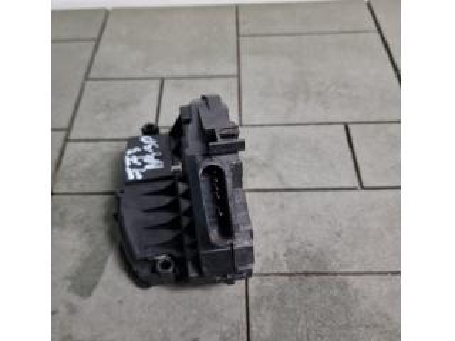 bontott FORD FOCUS III Jobb hátsó Ajtózár