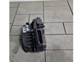 bontott FORD FOCUS III Jobb hátsó Ajtózár