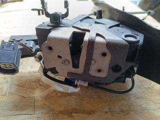 bontott FORD FOCUS III Jobb hátsó Ajtózár