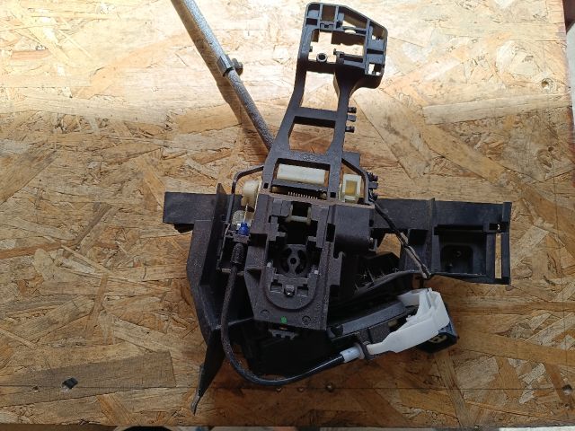 bontott FORD FOCUS III Jobb hátsó Ajtózár